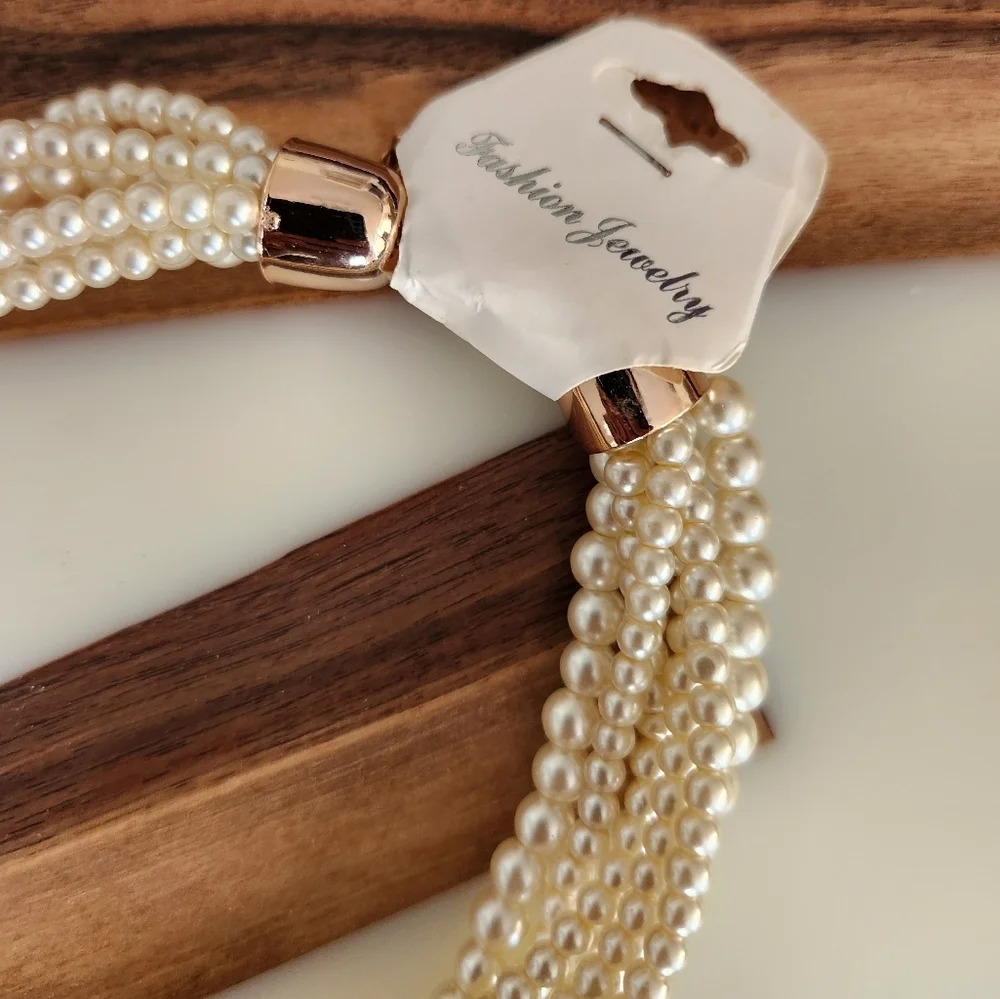 Glass  Pearl Twisted Choker Necklace - Picture 6 of 8